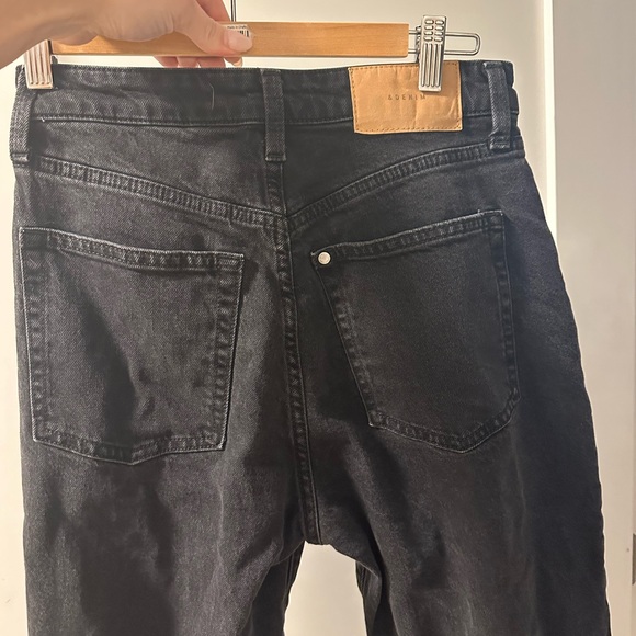 H&M High Waisted Slim Mom Jean Ankle Length - Picture 2 of 2